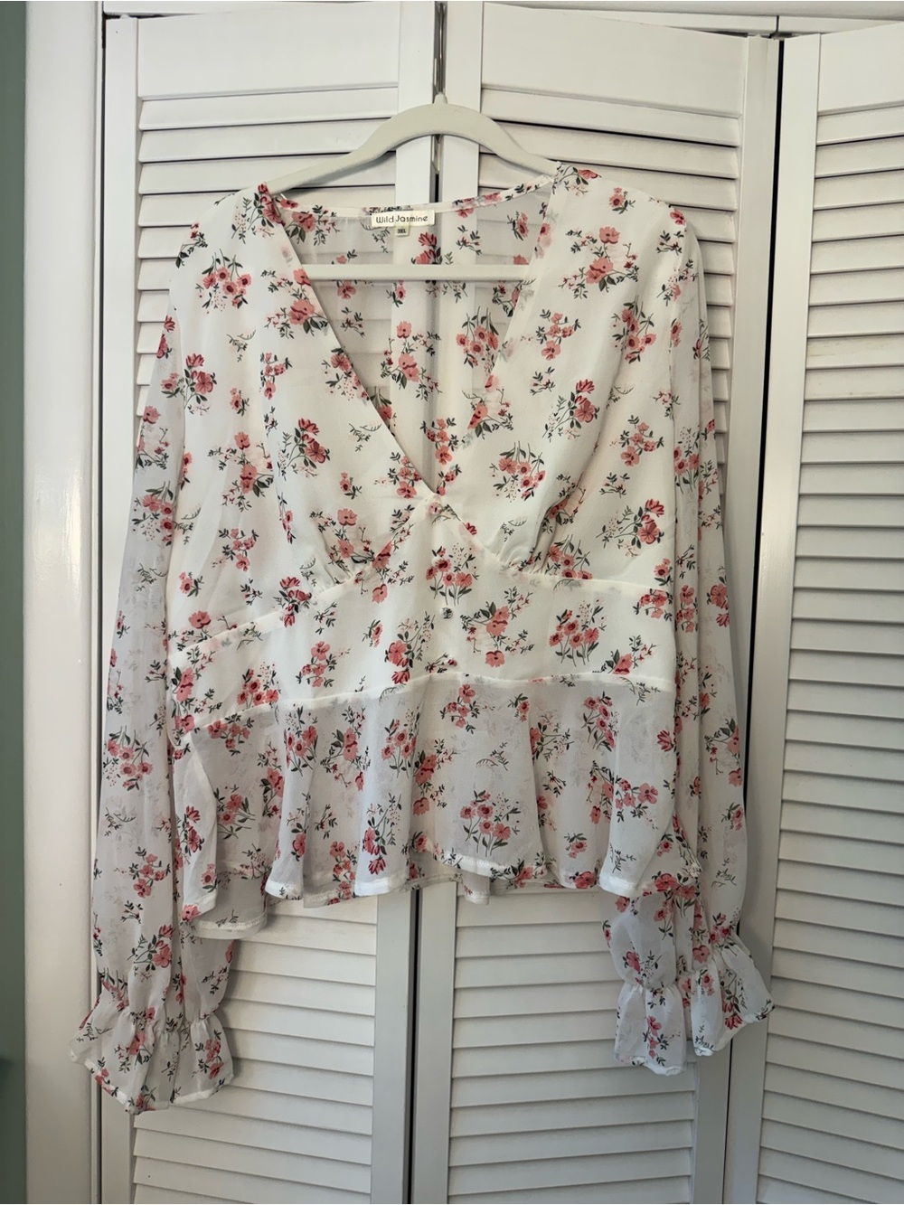 Wild Jasmine White Floral V-Neck Peplum Top with Pink Roses